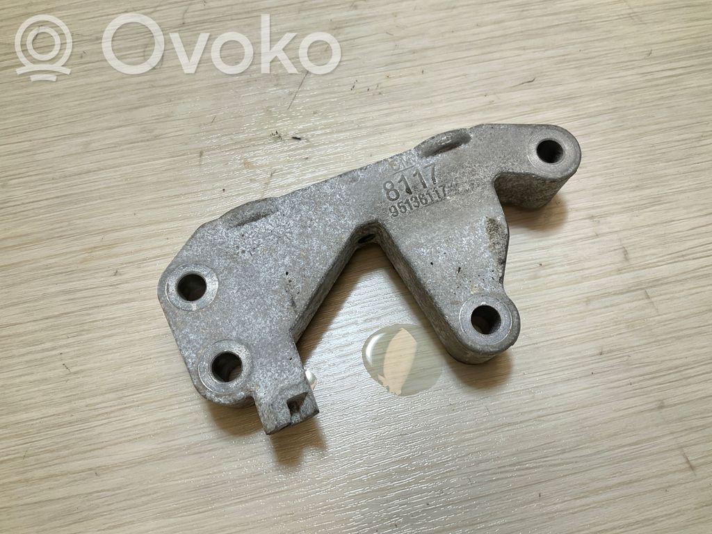 Opel Mokka X Engine mounting bracket 