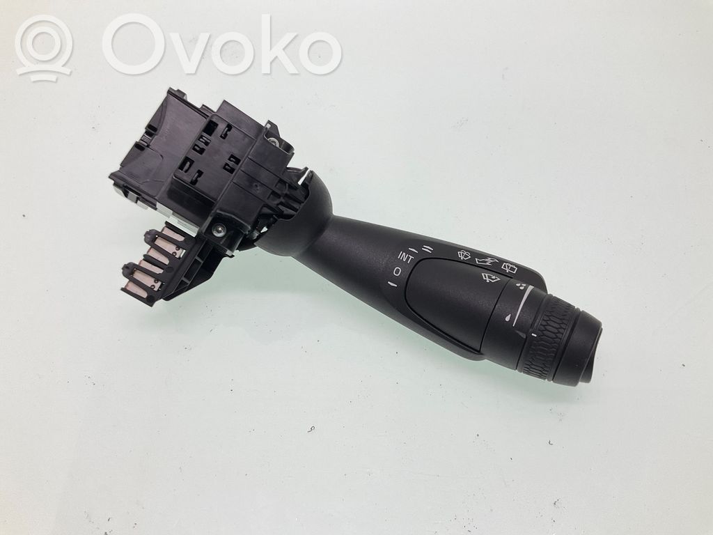 Volvo XC40 Palanca de control del limpiaparabrisas 