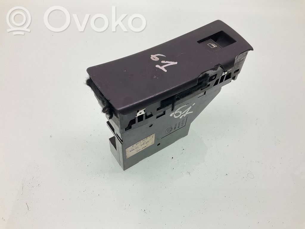 Electric window control switch   6907503