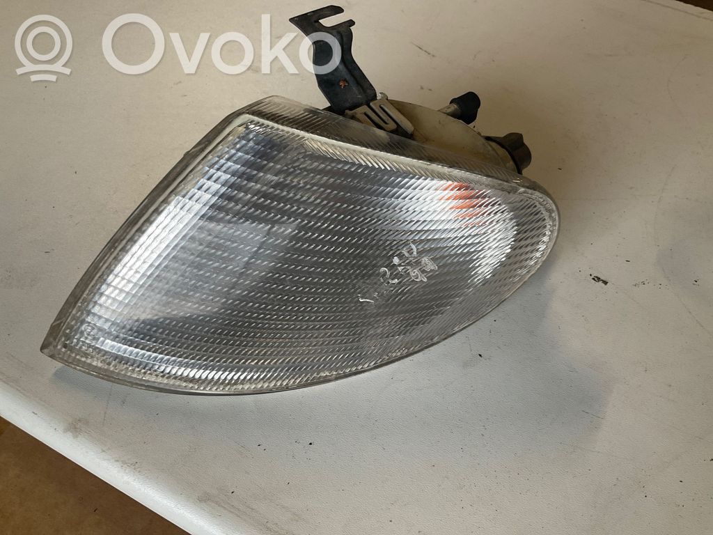 Volkswagen Sharan Front indicator light 