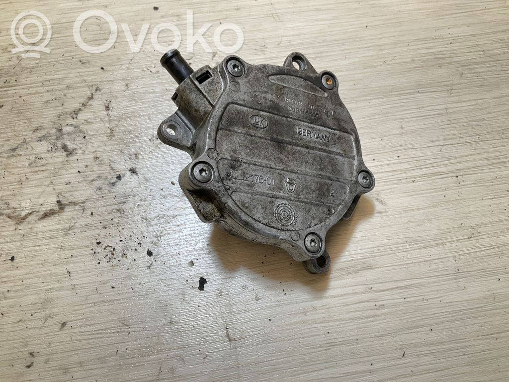 Audi A4 S4 B6 8E 8H Pompa podciśnienia 