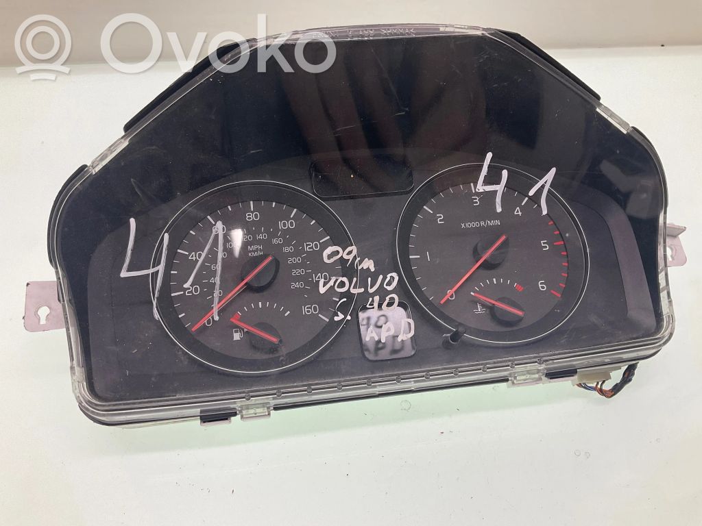 Volvo S40 Speedometer (instrument cluster) 
