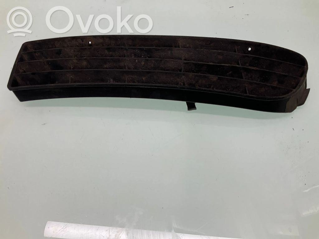 Audi A6 S6 C4 4A Front bumper lower grill 
