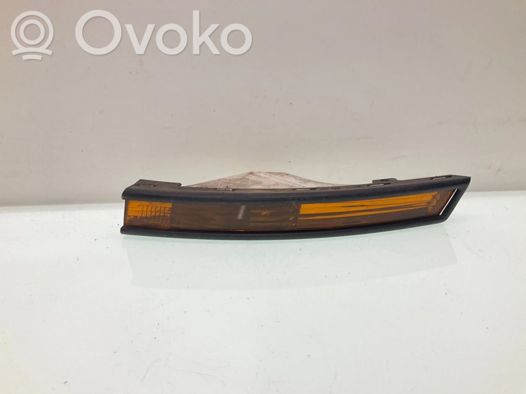 Volkswagen PASSAT B6 Kierunkowskaz przedni 