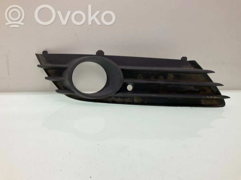 Opel Astra H Kratka dolna zderzaka przedniego 