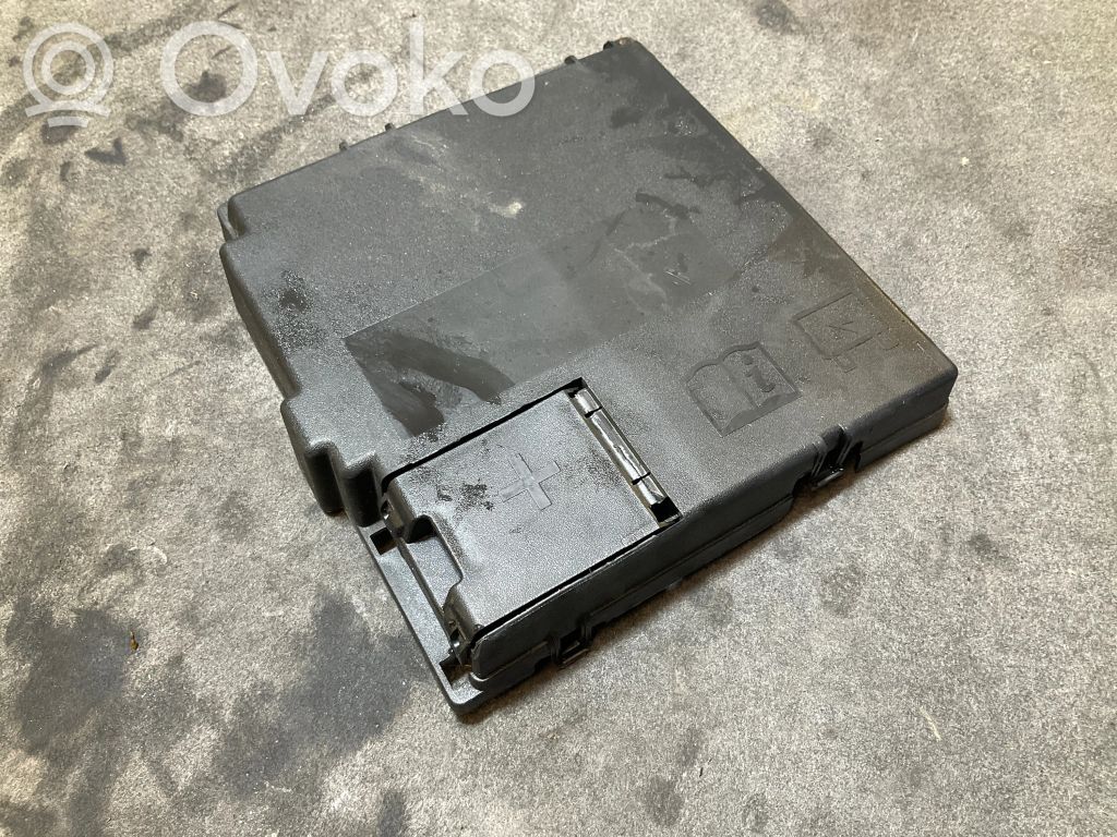 Land Rover Evoque II Fuse box cover 