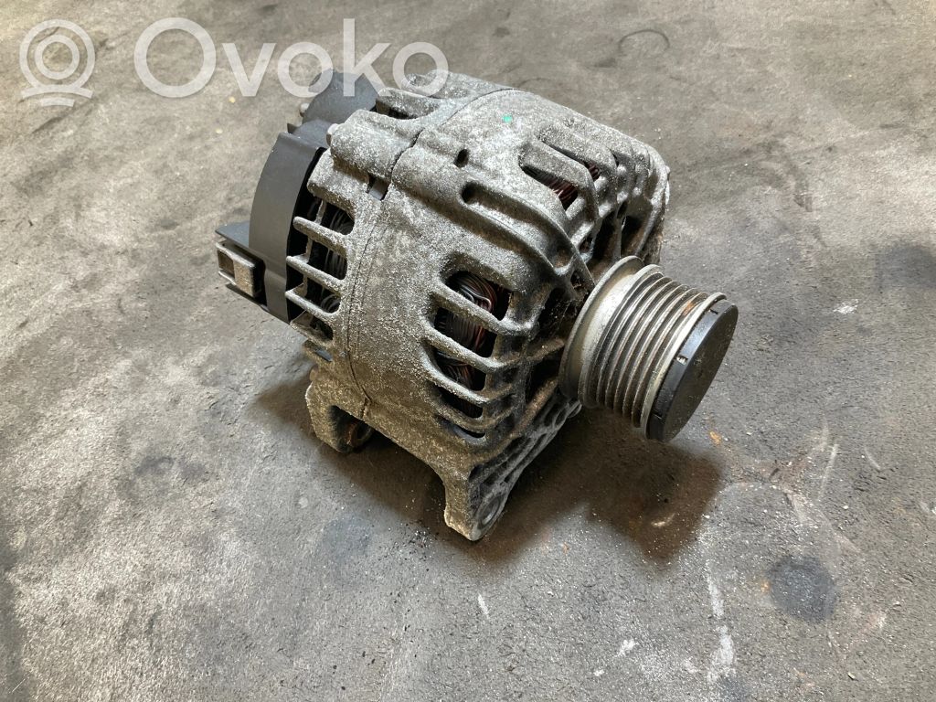 Renault Captur Ģenerators 