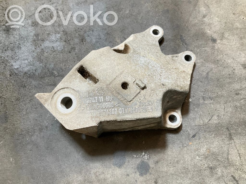 BMW 3 G20 G21 Engine mounting bracket 