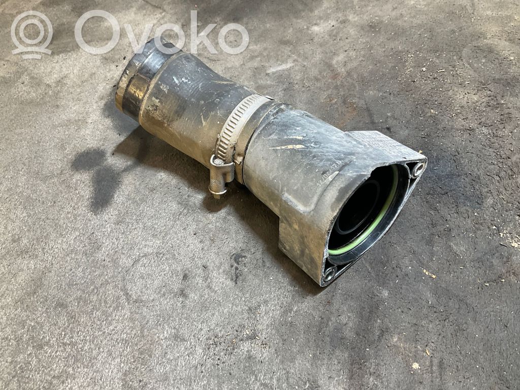 Volkswagen PASSAT B7 Intercooler hose/pipe 