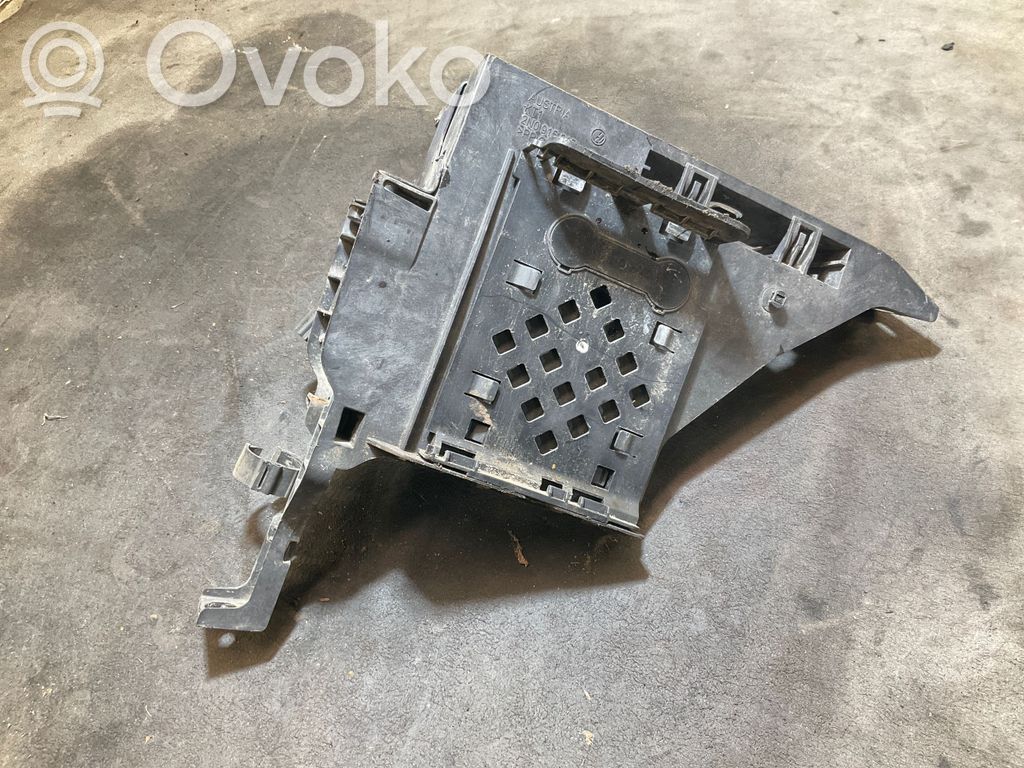 Inne części karoserii   2N0915515