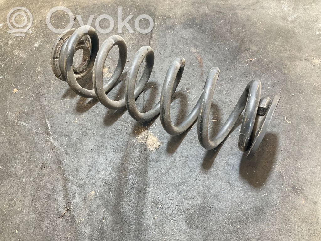 Volvo XC40 Takakierrejousi 