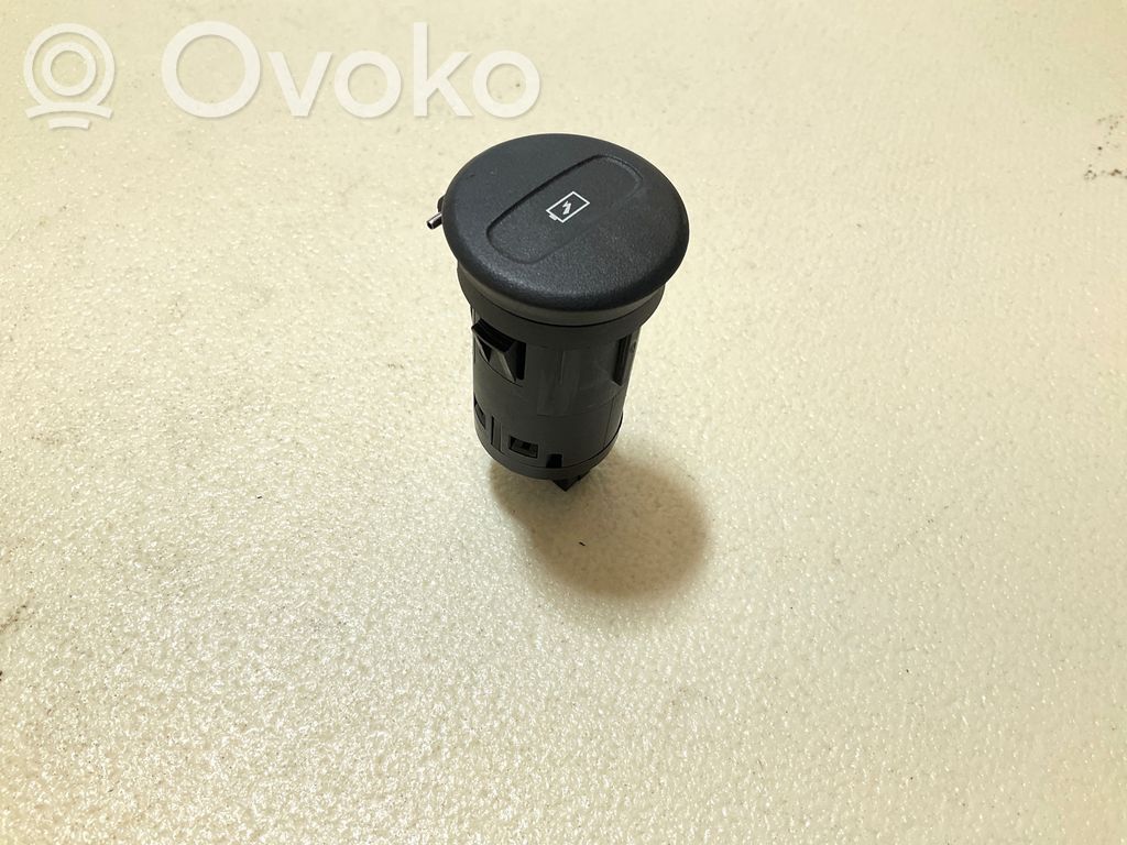 Polestar 2 Enchufe conector USB 