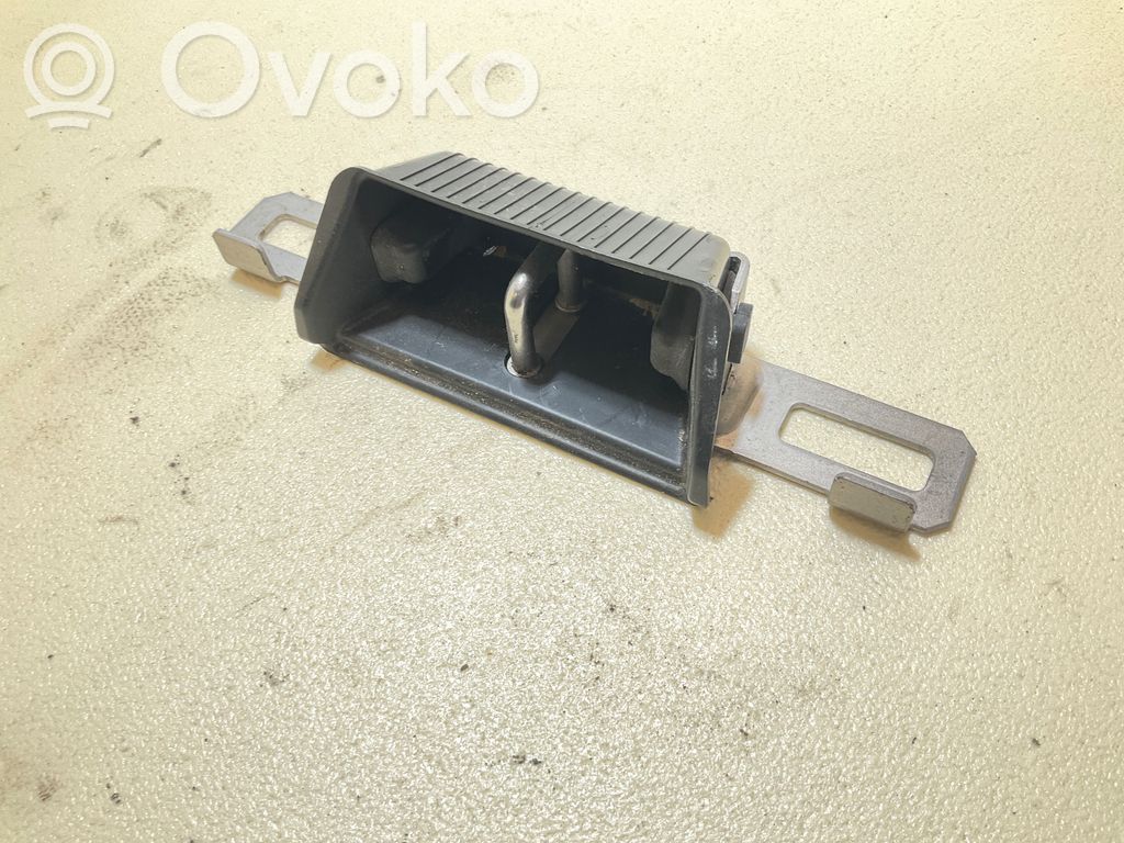 Polestar 2 Trunk lock loop 