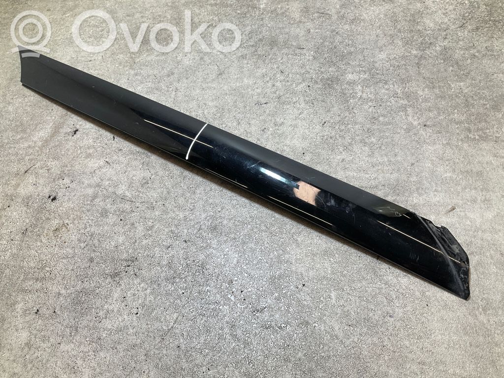 Renault Clio IV Windshield trim 