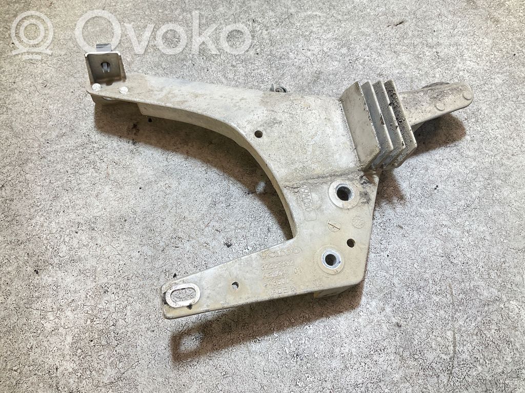 Polestar 2 Hybrid/electric vehicle battery bracket 
