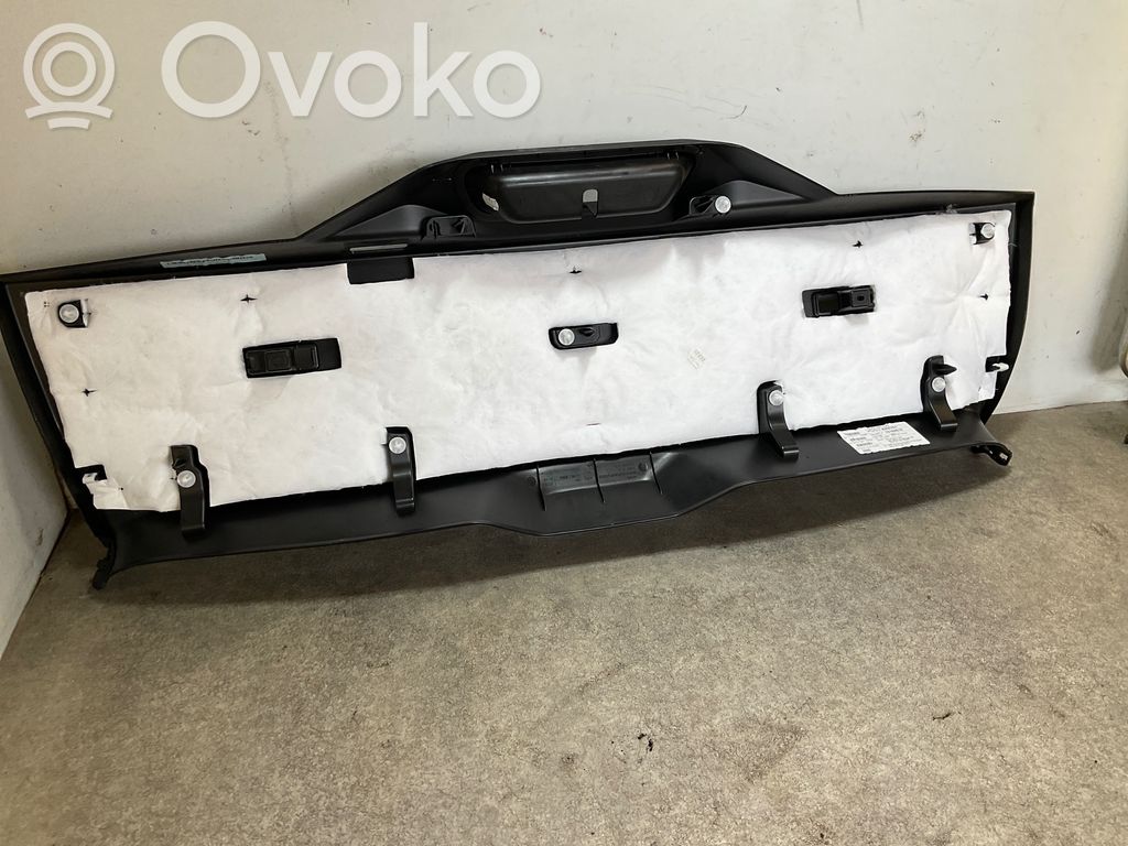 BMW X5 G05 Tailgate trim 