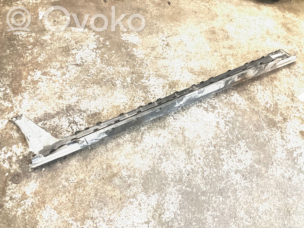 BMW i4 Sill 