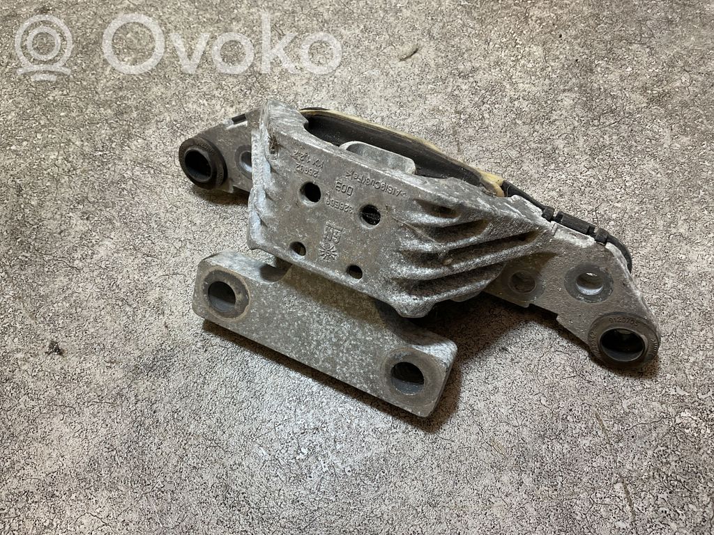 Opel Astra K Engine mount bracket 