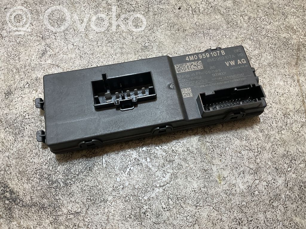 Audi A4 S4 B9 Tailgate/trunk control unit/module 