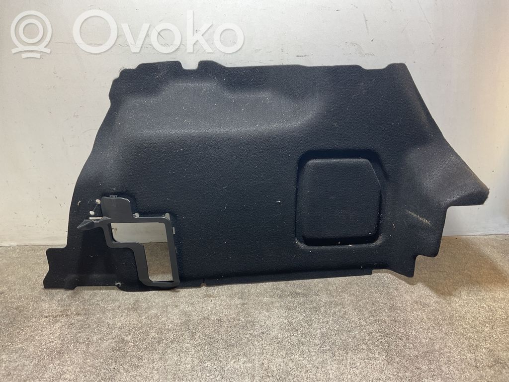 Ford Puma Tavaratilan sivuverhoilu 
