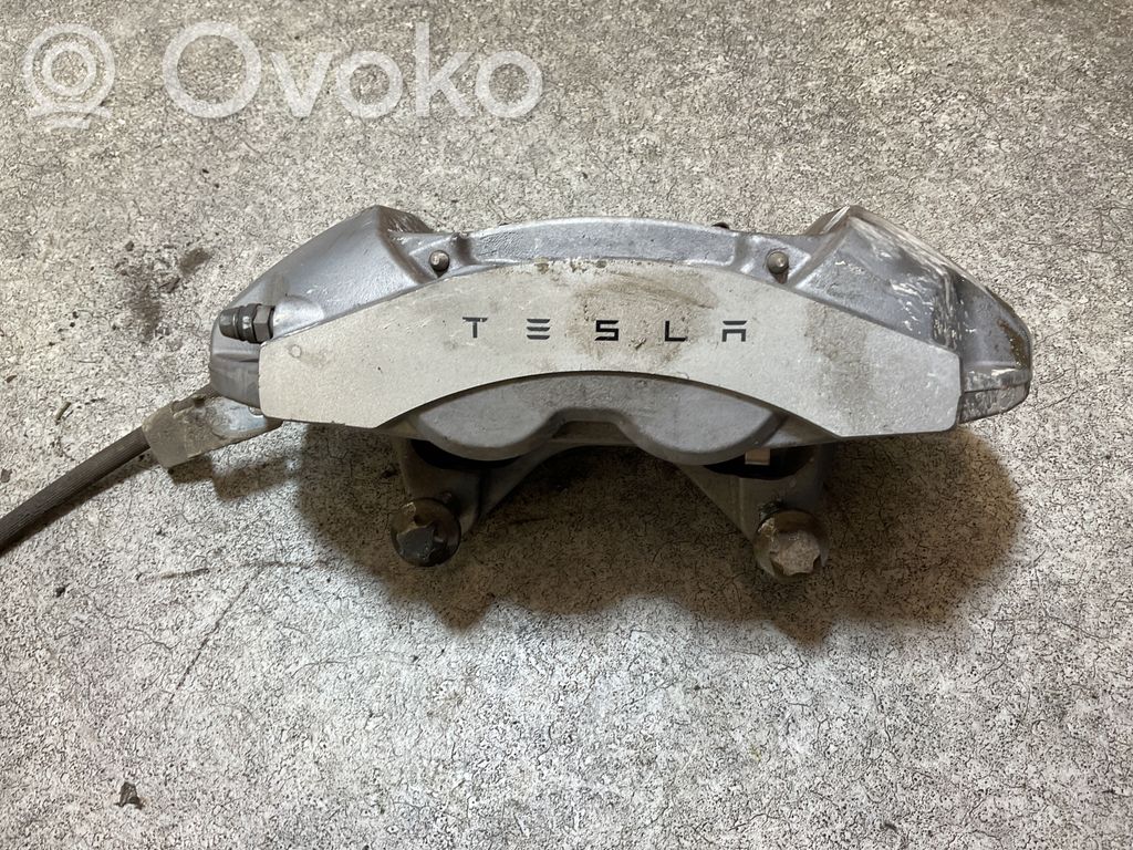 Tesla Model 3 Etujarrusatula 