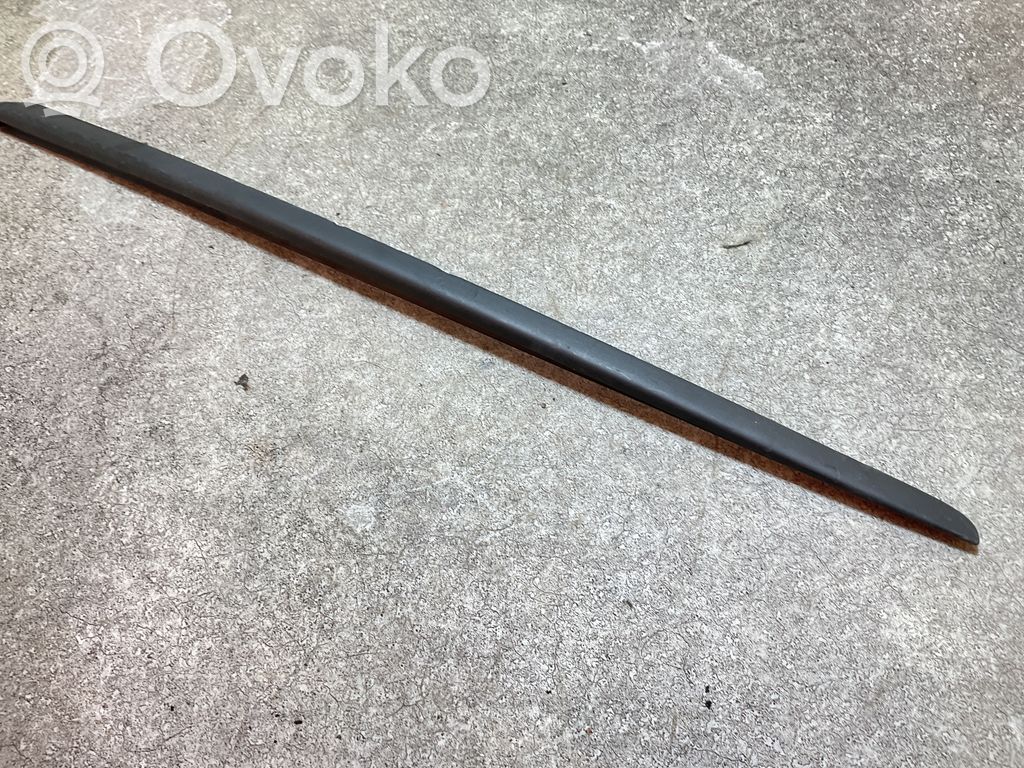 Audi A3 8Y Listwa szyby czołowej / przedniej 