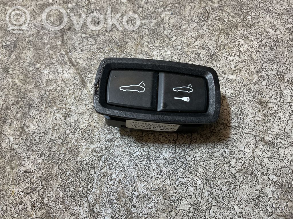 Audi E-tron GT Tailgate/boot open switch button 