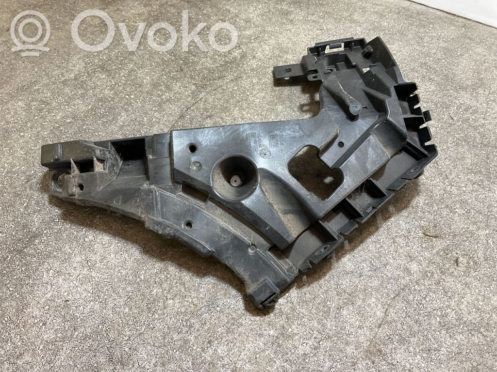 Volvo XC40 Uchwyt / Mocowanie zderzaka tylnego 