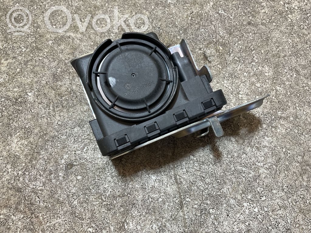Volvo XC40 Syrena alarmu 