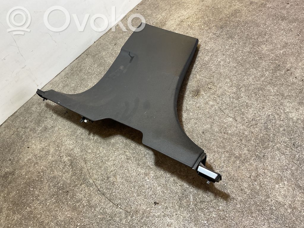 Volvo XC40 Pilar (B) (inferior) 