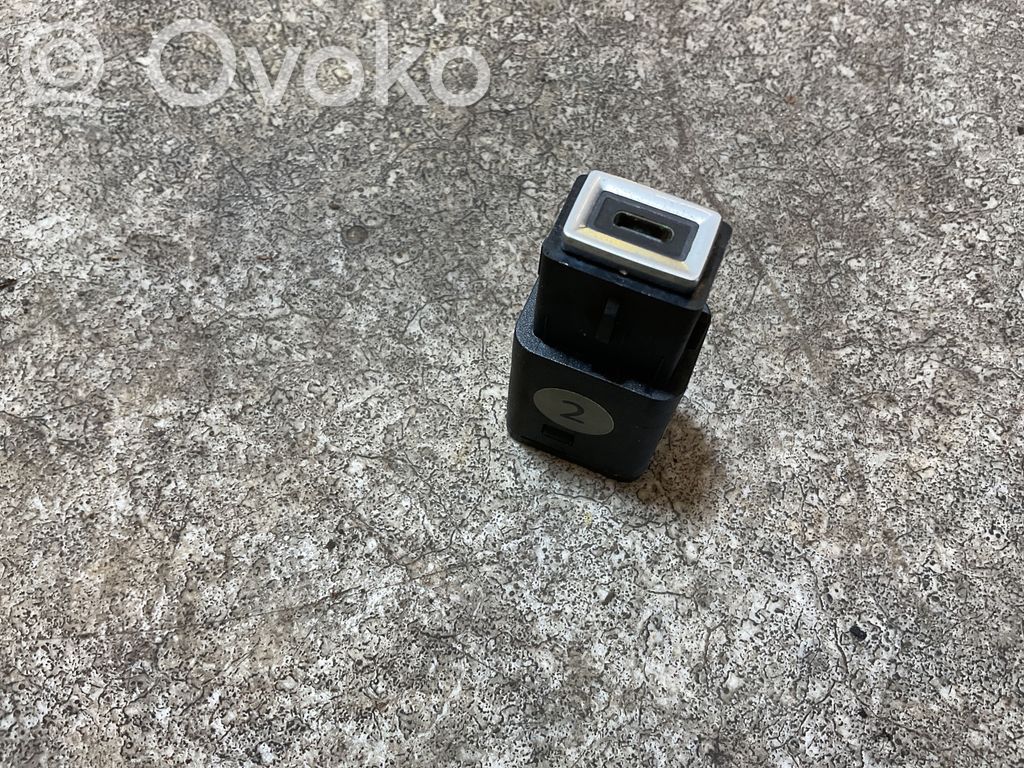 Citroen C4 III e-C4 Enchufe conector USB 