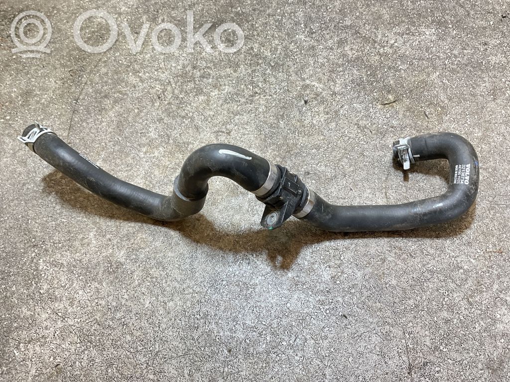 Volvo XC40 Przewód / Wąż chłodnicy 