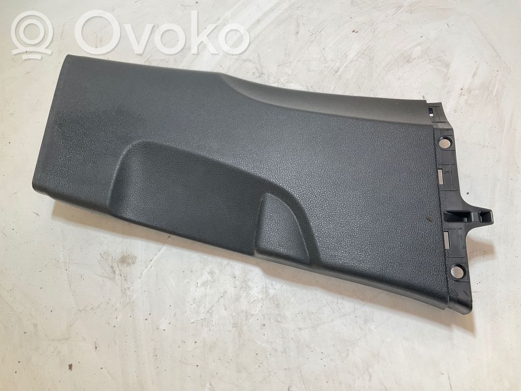 Audi A3 S3 8V Osłona dolna słupka / B 