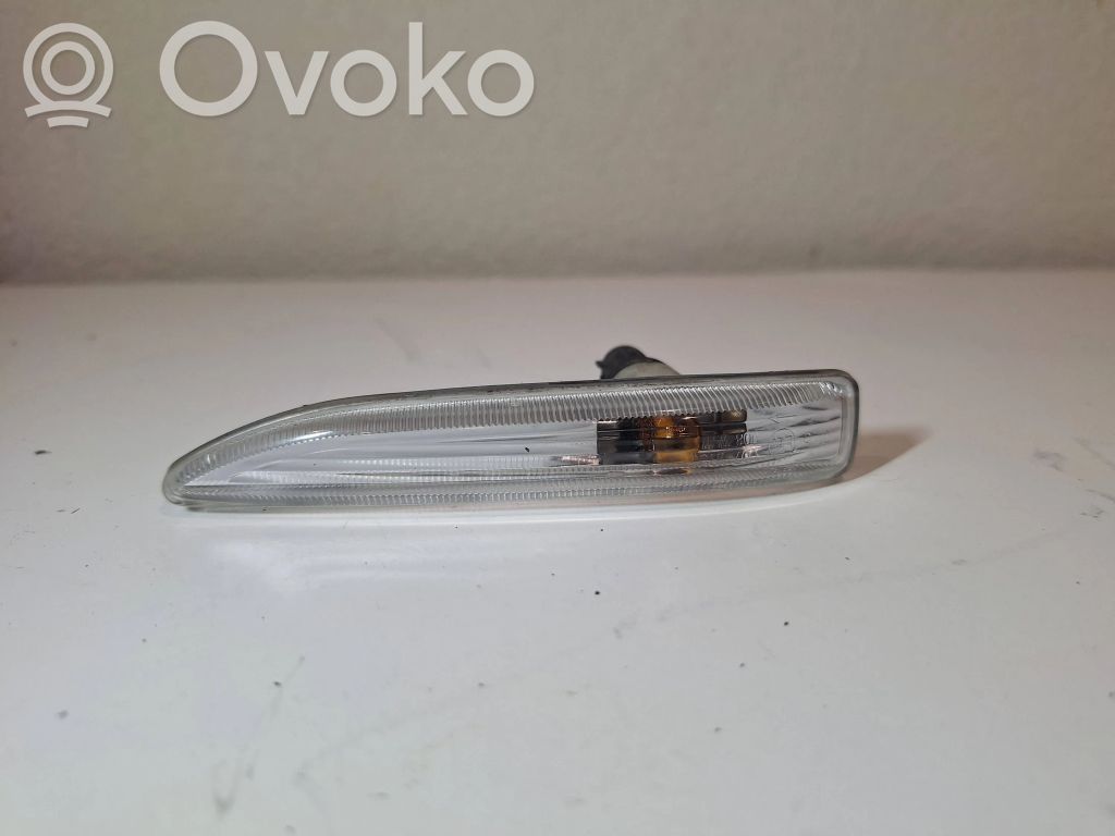 BMW 7 E65 E66 Front fender indicator light 