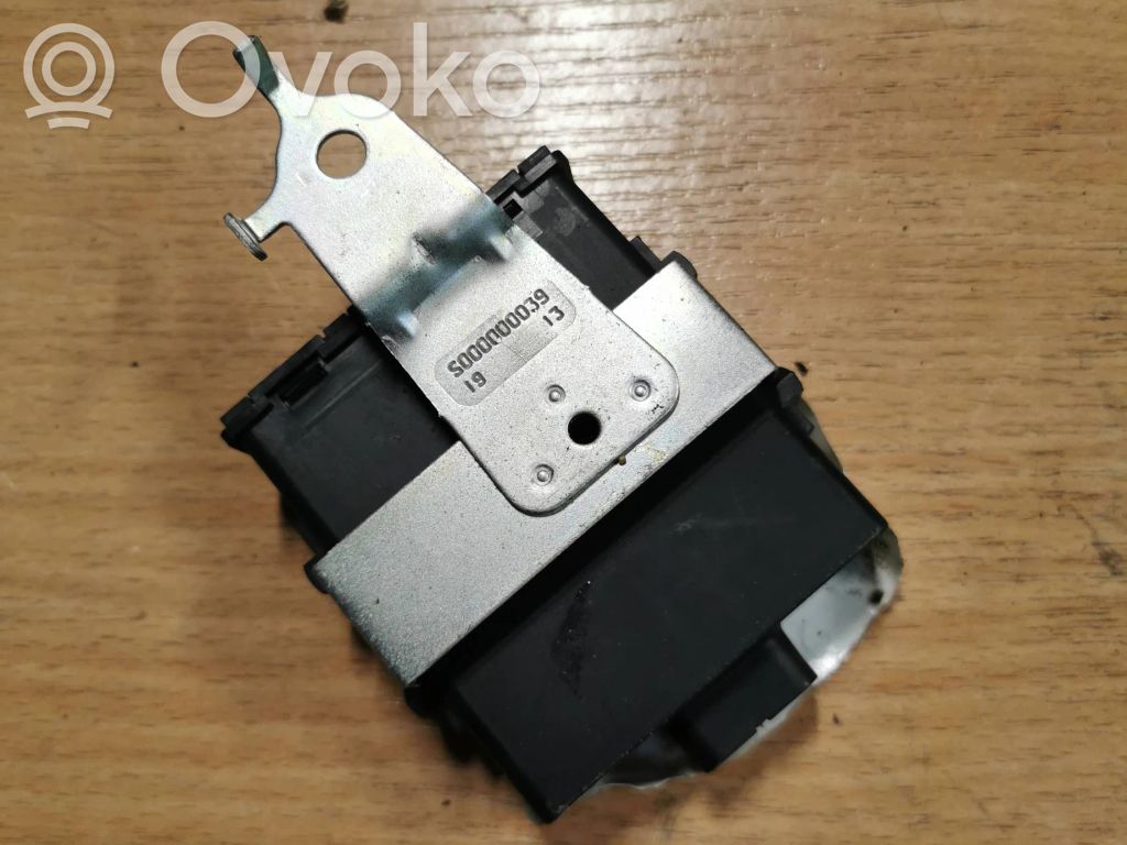 Toyota Verso Door control unit/module 