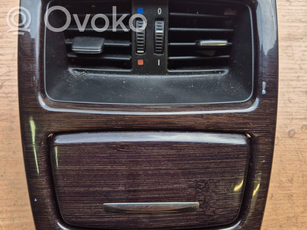 BMW 3 E92 E93 Aizmugurējā gaisa - ventilācijas reste 