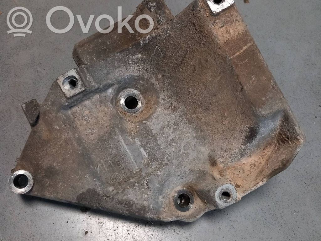Audi A4 S4 B5 8D Halterung Klimakompressor 