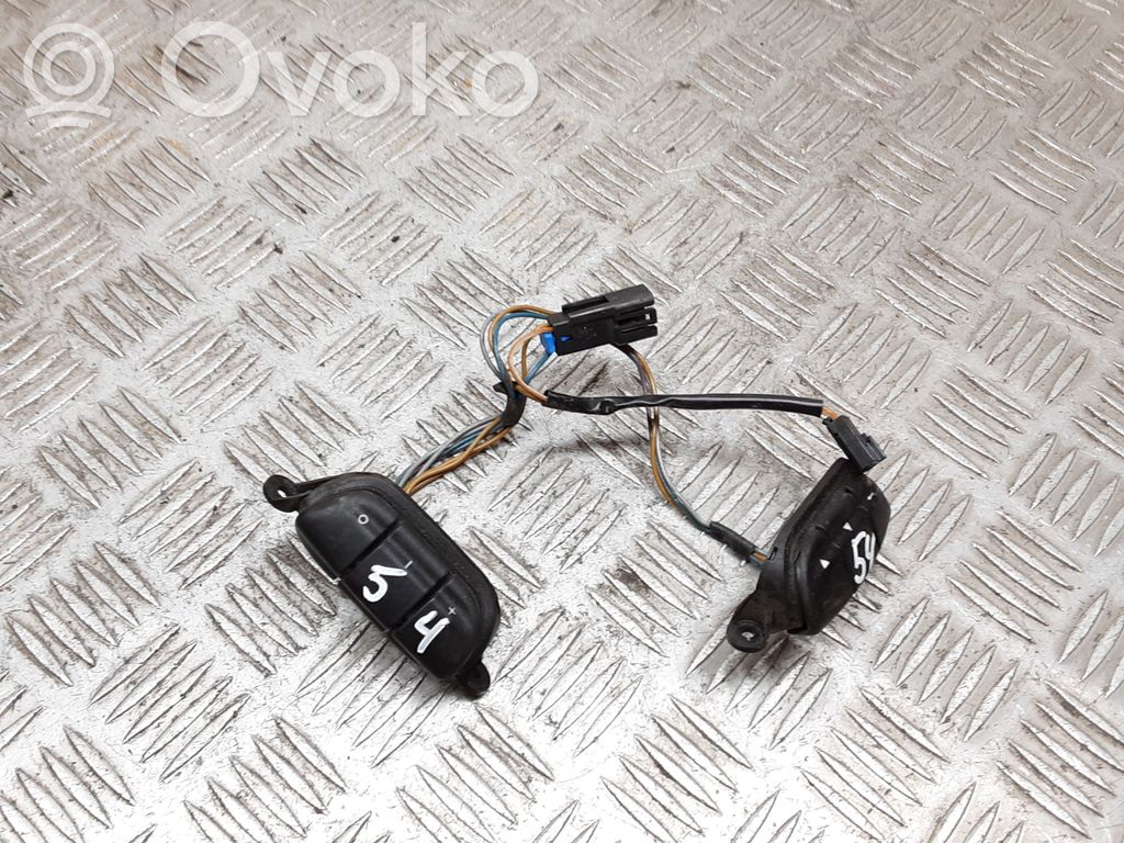 Opel Vectra B Steering wheel buttons/switches 