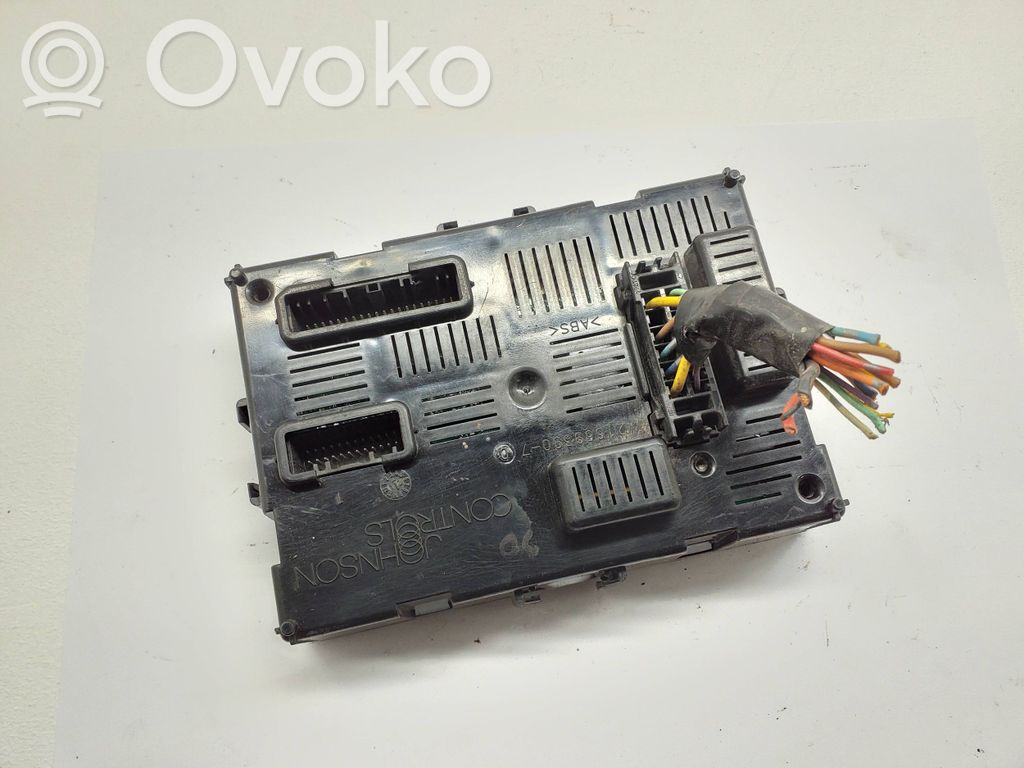 Nissan Note (E11) Fuse module 