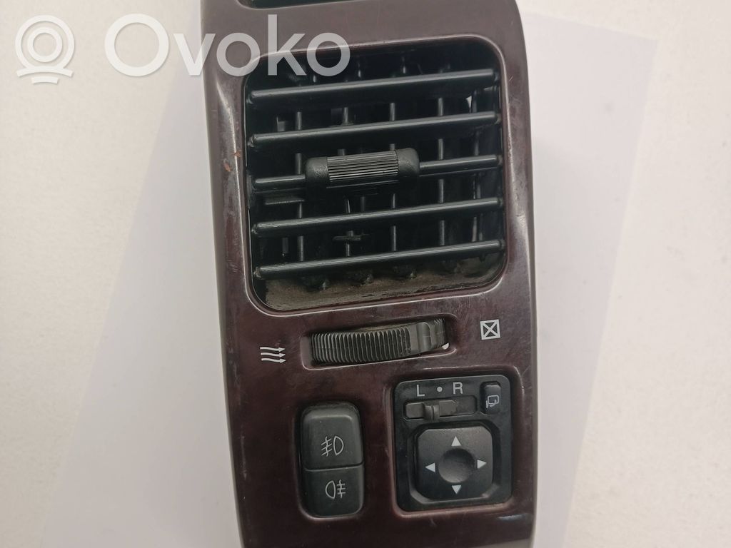 Mitsubishi Pajero Dashboard side air vent grill/cover trim 