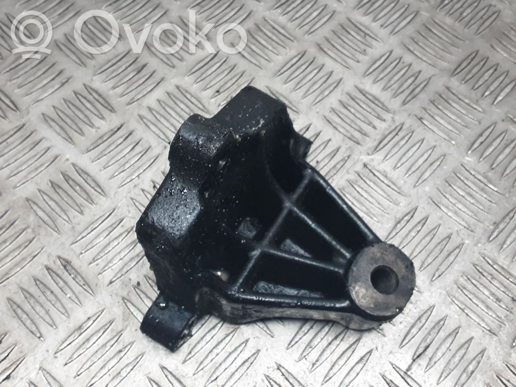 Engine mounting bracket   8200003829,2103000PT01
