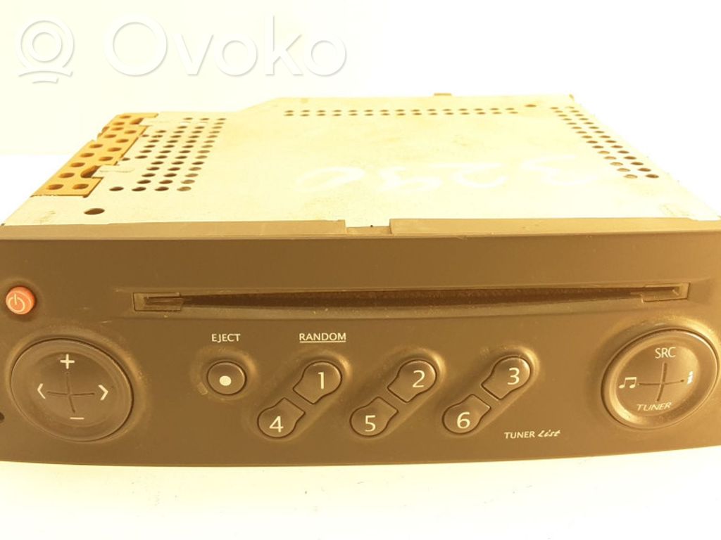 Renault Megane II Panel / Radioodtwarzacz CD/DVD/GPS 