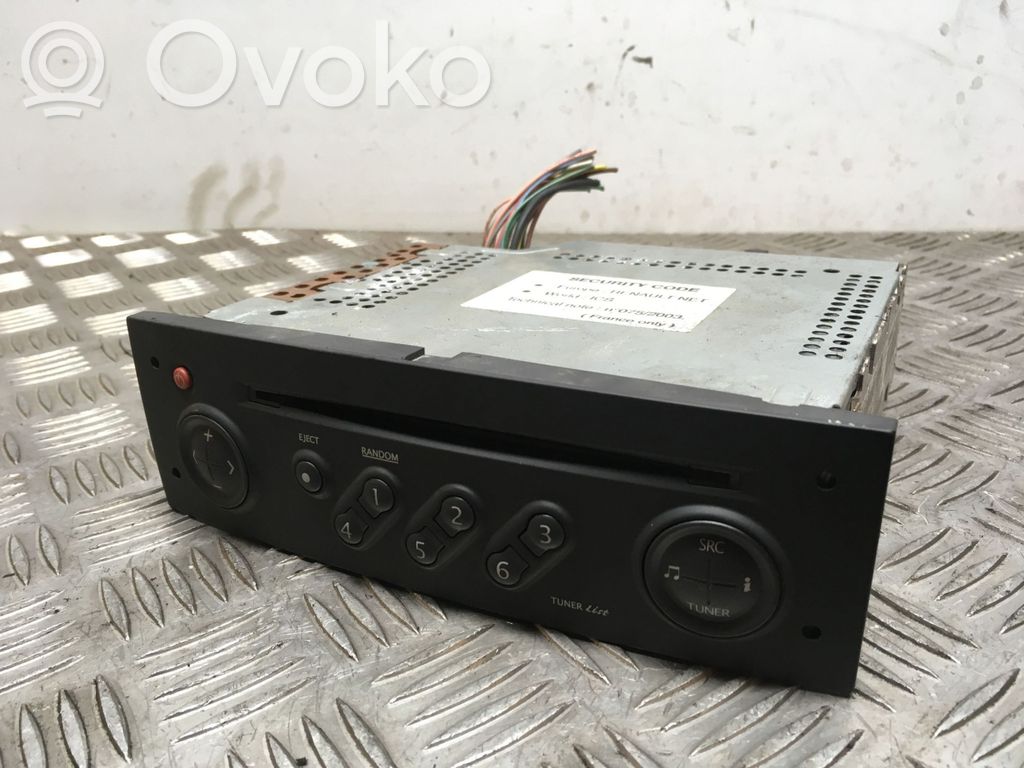 Renault Megane II Panel / Radioodtwarzacz CD/DVD/GPS 