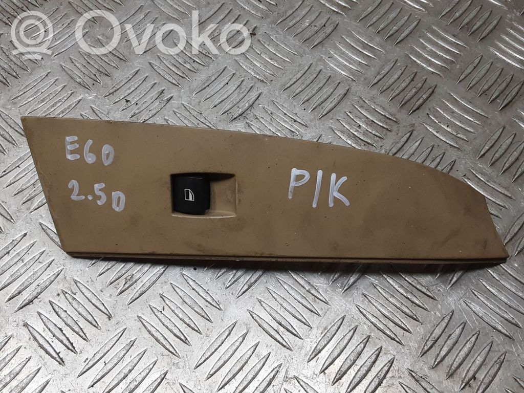 BMW 5 E60 E61 Pilar (B) (superior) 