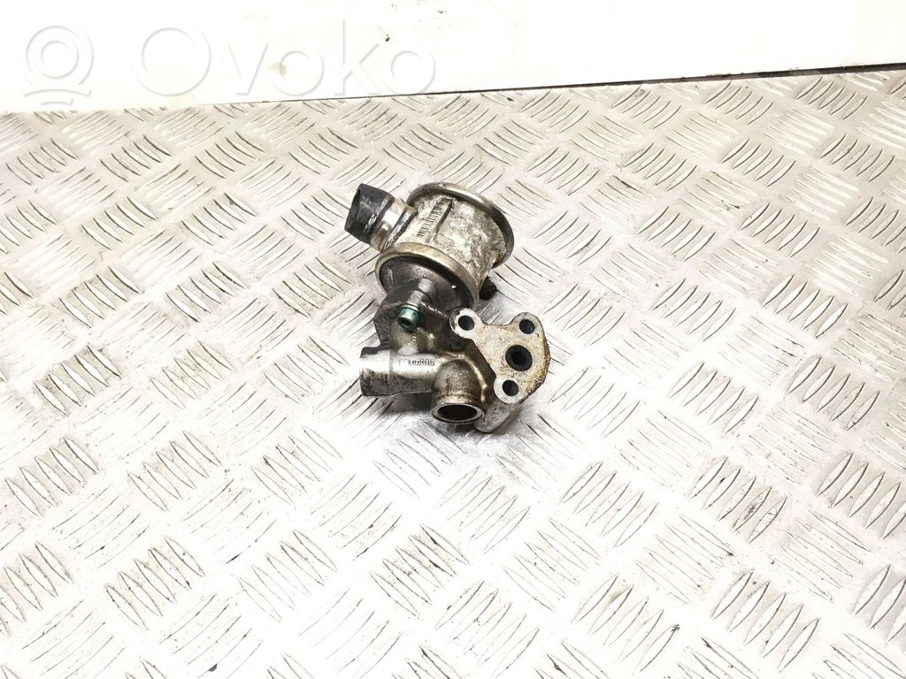 Audi A4 S4 B5 8D Válvula EGR 