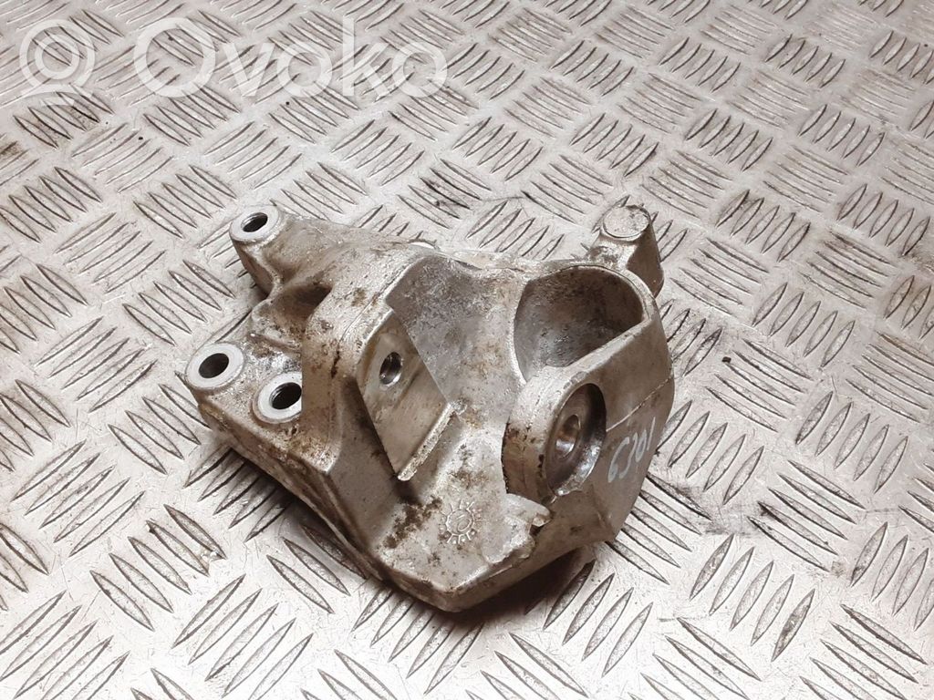 Citroen C5 Engine mounting bracket 