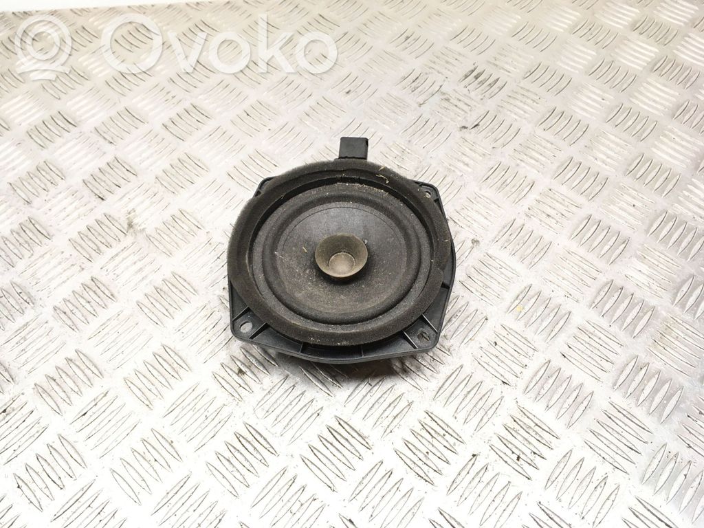 Mitsubishi Colt Altavoz de la puerta delantera 