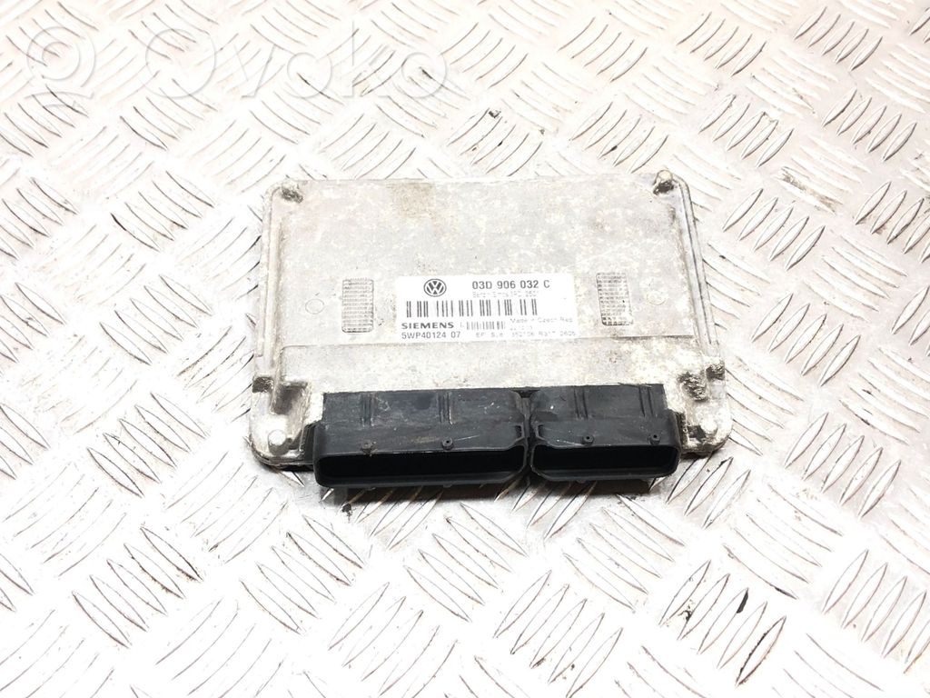 Sterownik / Moduł ECU   03D906032C,352106,R31T2605,5WP4012407