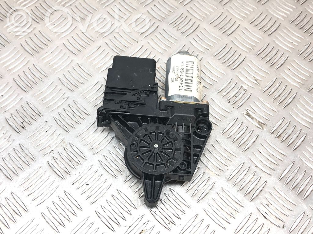 Volkswagen PASSAT B5 Silniczek podnoszenia szyby drzwi tylnych 