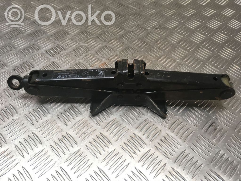 Nissan Almera N16 Tunkki 